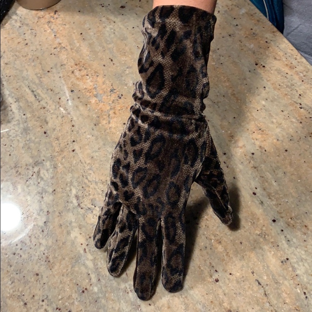 Vintage Versace leopard gloves
